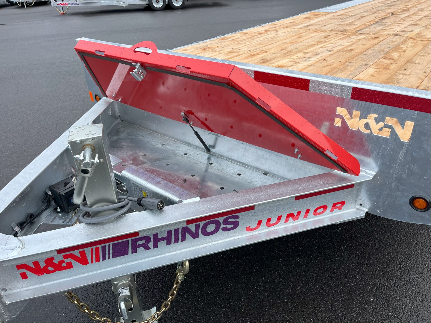 2026 N&N RHINO JUNIOR 22′ + 5′ DECKOVER 3X7 000LBS AXLES SINGLE WHEEL, 5FT BEAVER TALE W/ FLIP OVER RAMP – 2X IN STOCK