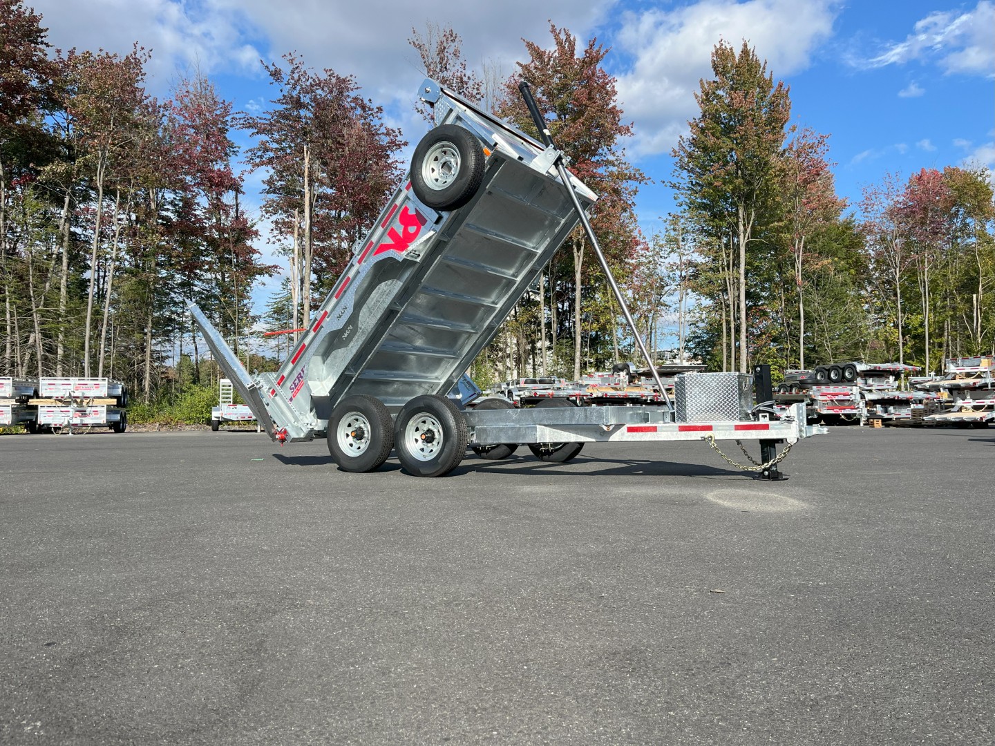 2026 N&N 7X14 HD Hydraulic Dump Trailer – 2x7500lbs Axles W/Spare Mount & Tarp Bar – Landcape Gate & Hydraulic Front Jack – Galvanized