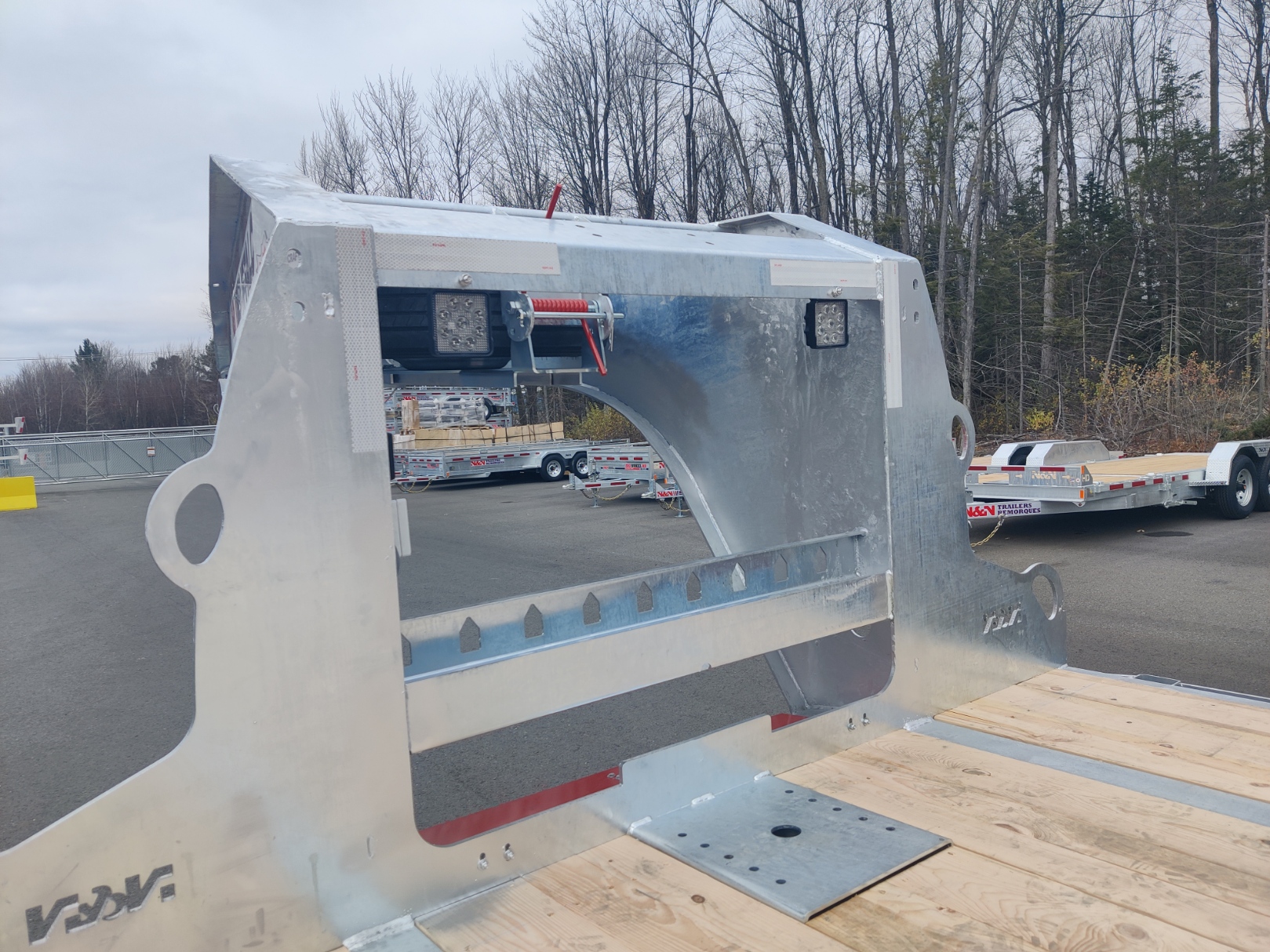 2026 N&N BUFFALO PREMIUM 35’+5′ GOOSENECK DECKOVER TRAILER HUTCH TYPE SUSPENSION– 3x 16,000 lbs AXLES ELEC/ OVER HYDRAULICS, DUAL-WHEEL, WITH HYDRAULICS JACKS – GALVANIZED