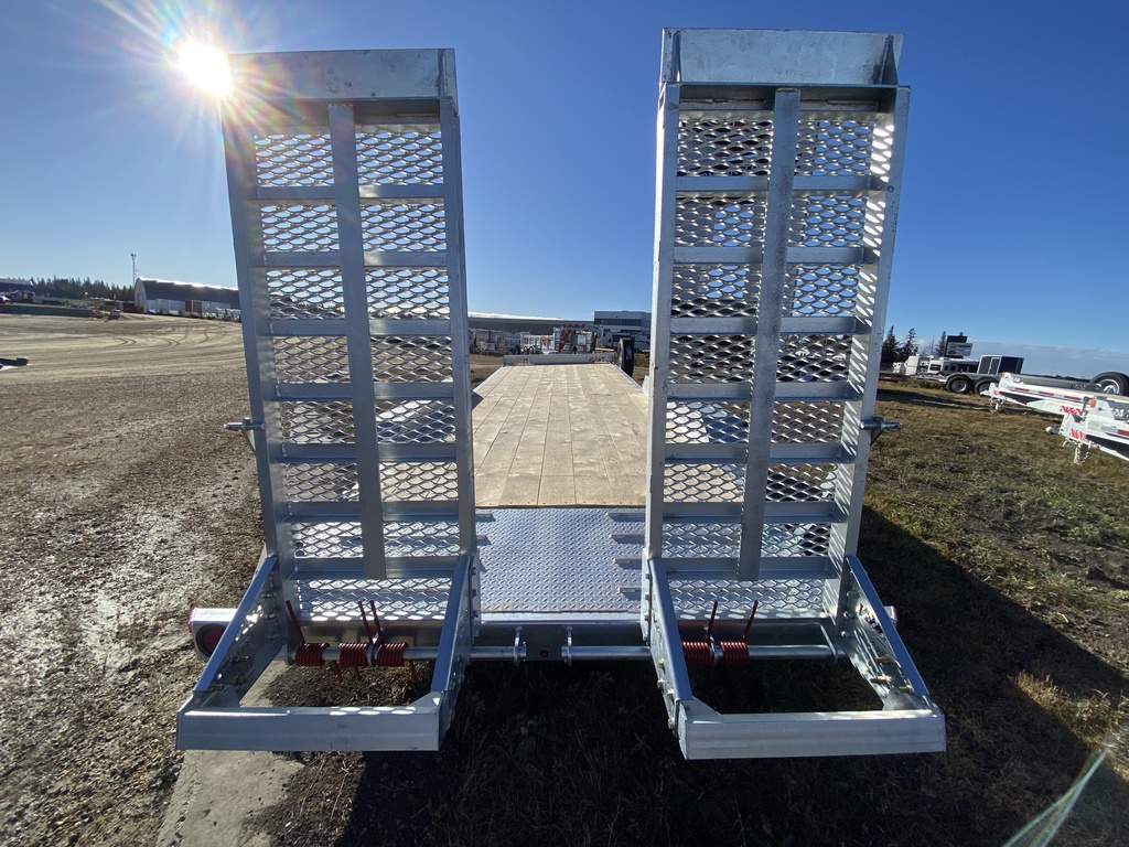 2026 N&N 7×24 Lowbed Equipment Trailer C8-IronHD – 3x7000lb Axles, Flatbed Galvanized – Spare Tire in Option