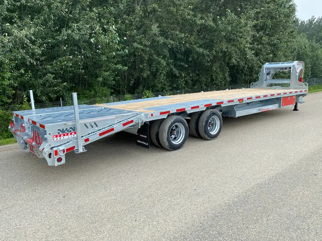 2026 BUFFALO PREMIUM 27’+5′ GOOSENECK DECKOVER TRAILER HUTCH TYPE SUSPENSION– 2x 16,000 lbs AXLES ELEC/ OVER HYDRAULICS, DUAL-WHEEL, WITH HYDRAULICS JACKS & HYDRAULIC FLIP OVER RAMPS – GALVANIZED