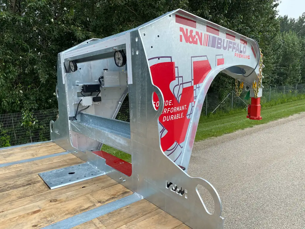 2026 BUFFALO PREMIUM 27’+5′ GOOSENECK DECKOVER TRAILER HUTCH TYPE SUSPENSION– 2x 16,000 lbs AXLES ELEC/ OVER HYDRAULICS, DUAL-WHEEL, WITH HYDRAULICS JACKS & HYDRAULIC FLIP OVER RAMPS – GALVANIZED