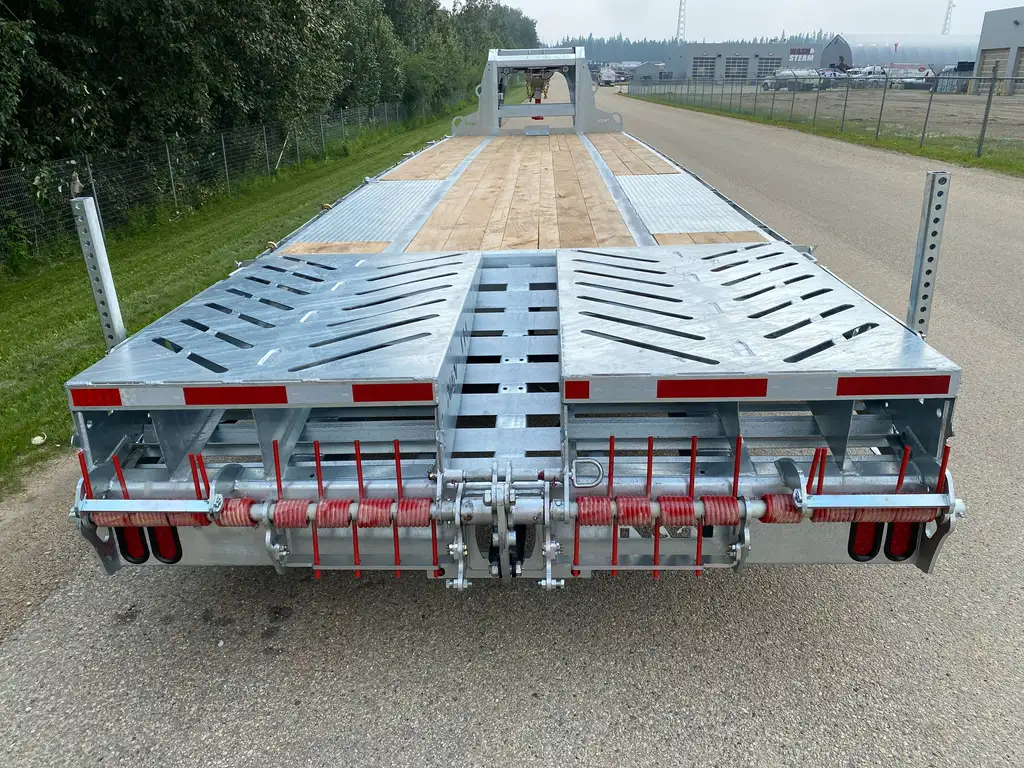 2026 BUFFALO PREMIUM 27’+5′ GOOSENECK DECKOVER TRAILER HUTCH TYPE SUSPENSION– 2x 16,000 lbs AXLES ELEC/ OVER HYDRAULICS, DUAL-WHEEL, WITH HYDRAULICS JACKS & HYDRAULIC FLIP OVER RAMPS – GALVANIZED