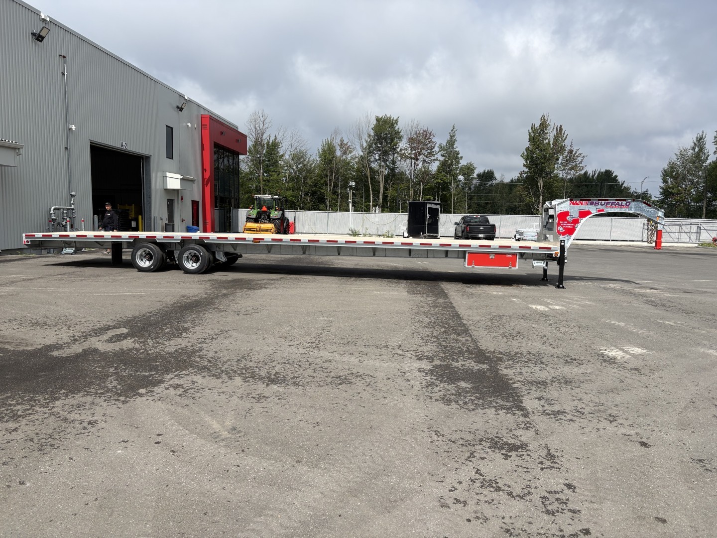 2027 BUFFALO PREMIUM 44’′STRAIGHT GOOSENECK DECKOVER TRAILER HUTCH TYPE SUSPENSION– 2x 16,000 lbs AXLES ELEC/ OVER HYDRAULICS, DUAL-WHEEL, WITH HYDRAULICS JACKS – GALVANIZED – EDMONTON
