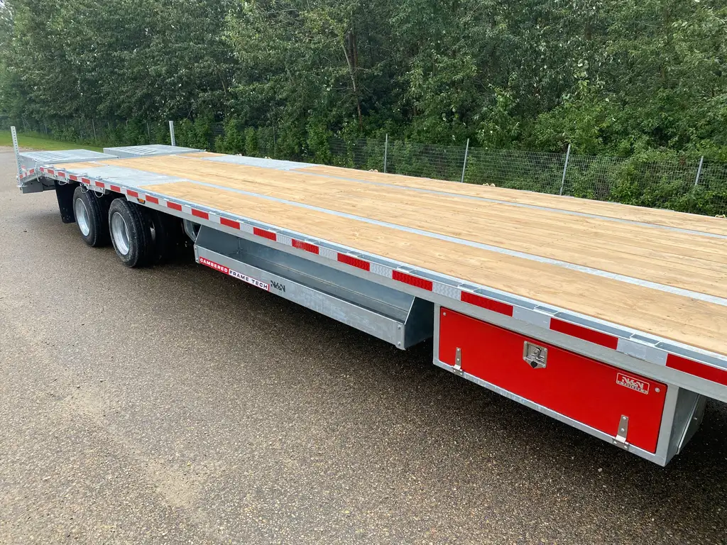 2026 BUFFALO PREMIUM 30’+5′ GOOSENECK DECKOVER TRAILER HUTCH TYPE SUSPENSION– 2x 16,000 lbs AXLES ELEC/ OVER HYDRAULICS, DUAL-WHEEL, WITH HYDRAULICS JACKS & HYDRAULIC FLIP OVER RAMPS – GALVANIZED – EDMONTON