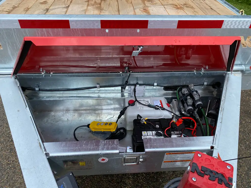 2027 N&N 102″ x 24 PACK H8 TILT DECKOVER TILT BUMPER PULL W/ 2×10,000 LBS AXLES ELEC/OVER HYDRAULICS BRAKES, HYDRAULIC JACKS – GALVANIZED – EDMONTON