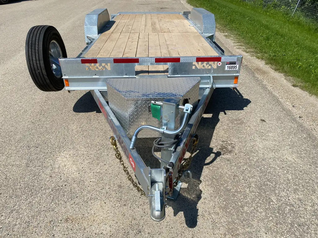 2027 N&N 7X20 LOWLAND C6 FULL HYDRAULIC TILT TRAILER – 4IN DROP 2X7000LBS AXLE – EQUIPMENT TRAILER, FLATBED – GALVANIZED – LETHBRIDGE
